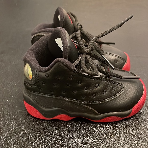 Toddlers Jordan 13s - Picture 2 of 5